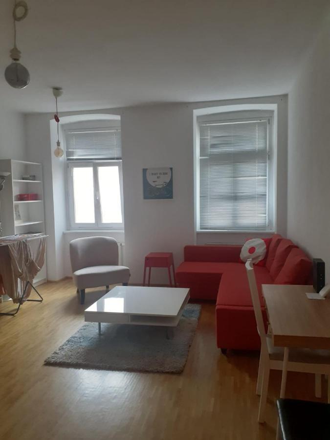 Your Sunny Home Away From Home Вена Экстерьер фото